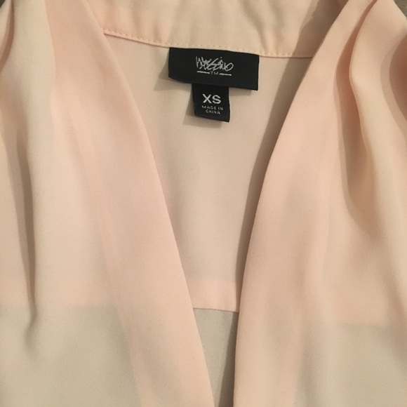 V neck blouse sleeveless - Picture 2 of 4